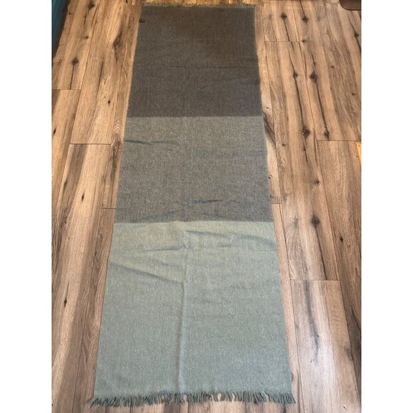 Bufandy Alpaca Blend Ombre Scarf With Fringe Edge Green Gray - Picture 3 of 6